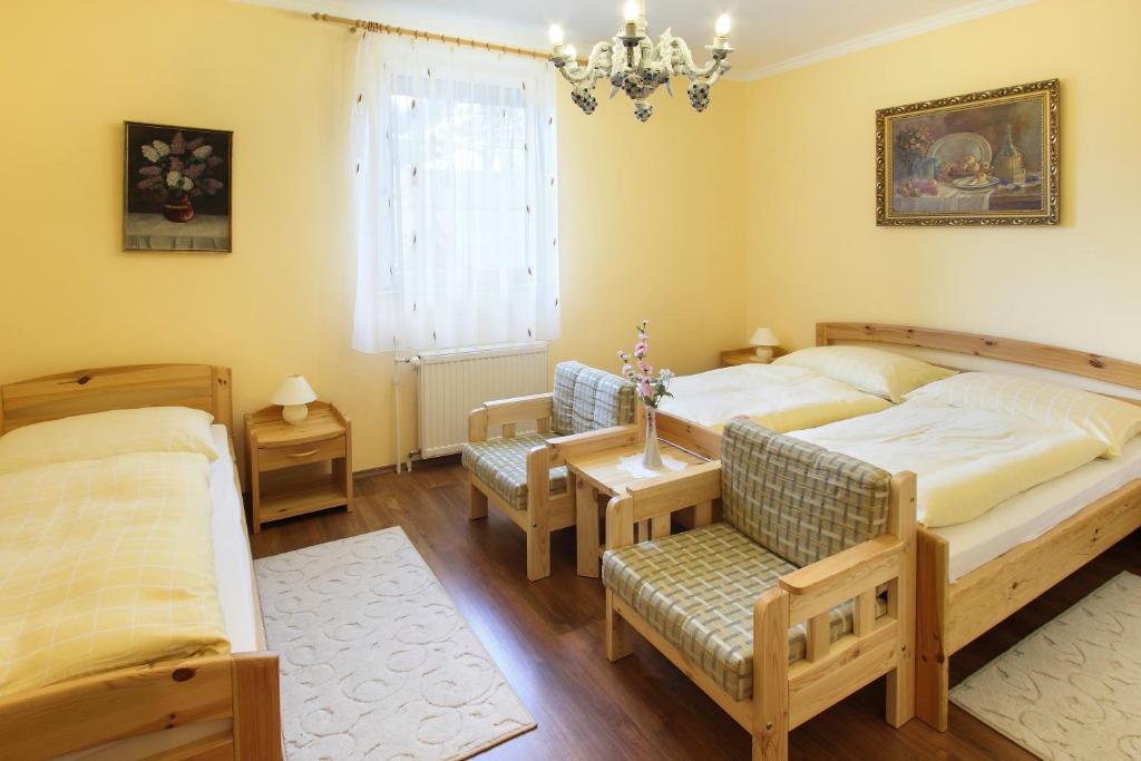 Barokk Hotel Hegyeshalom Zimmer foto